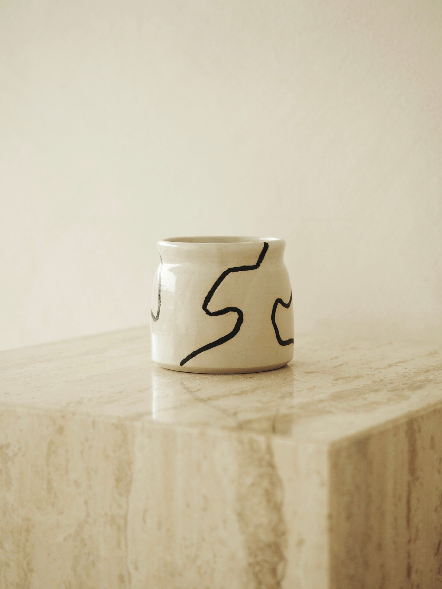 The LINE Handleless Mug — Eloise x Clayleb