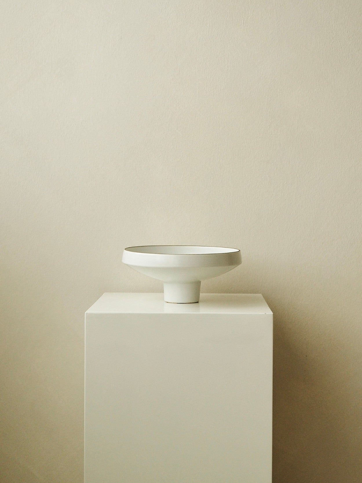 IKEBANA Vessel – White