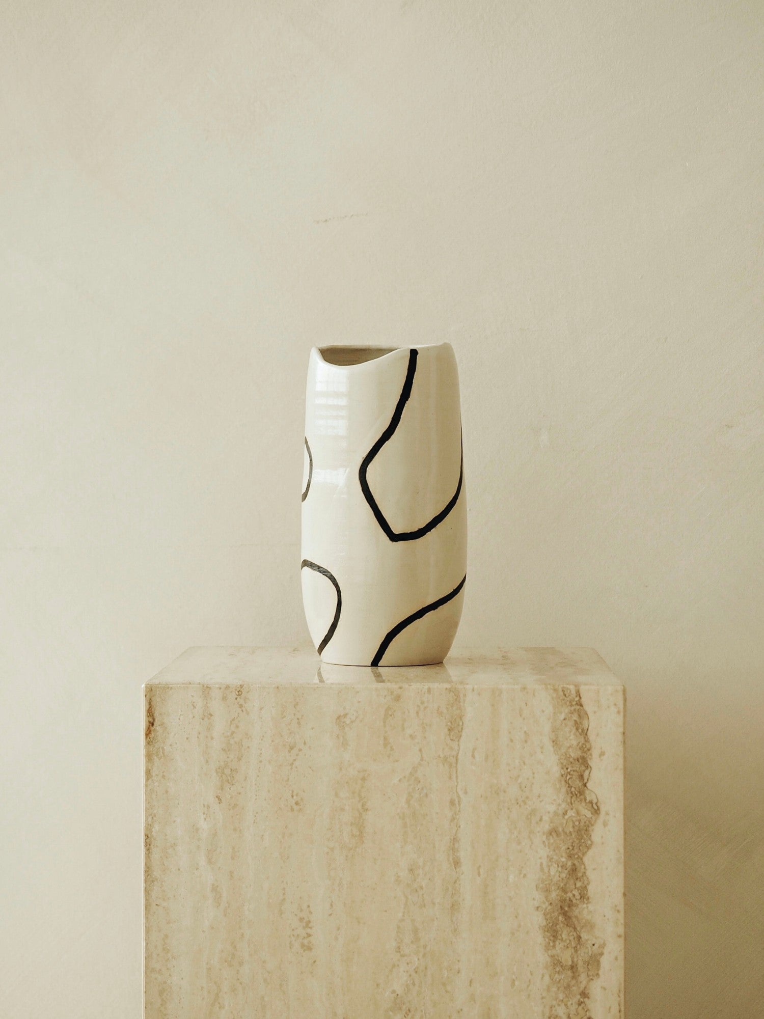 [Preorder] The LINE Vase — Eloise x Clayleb