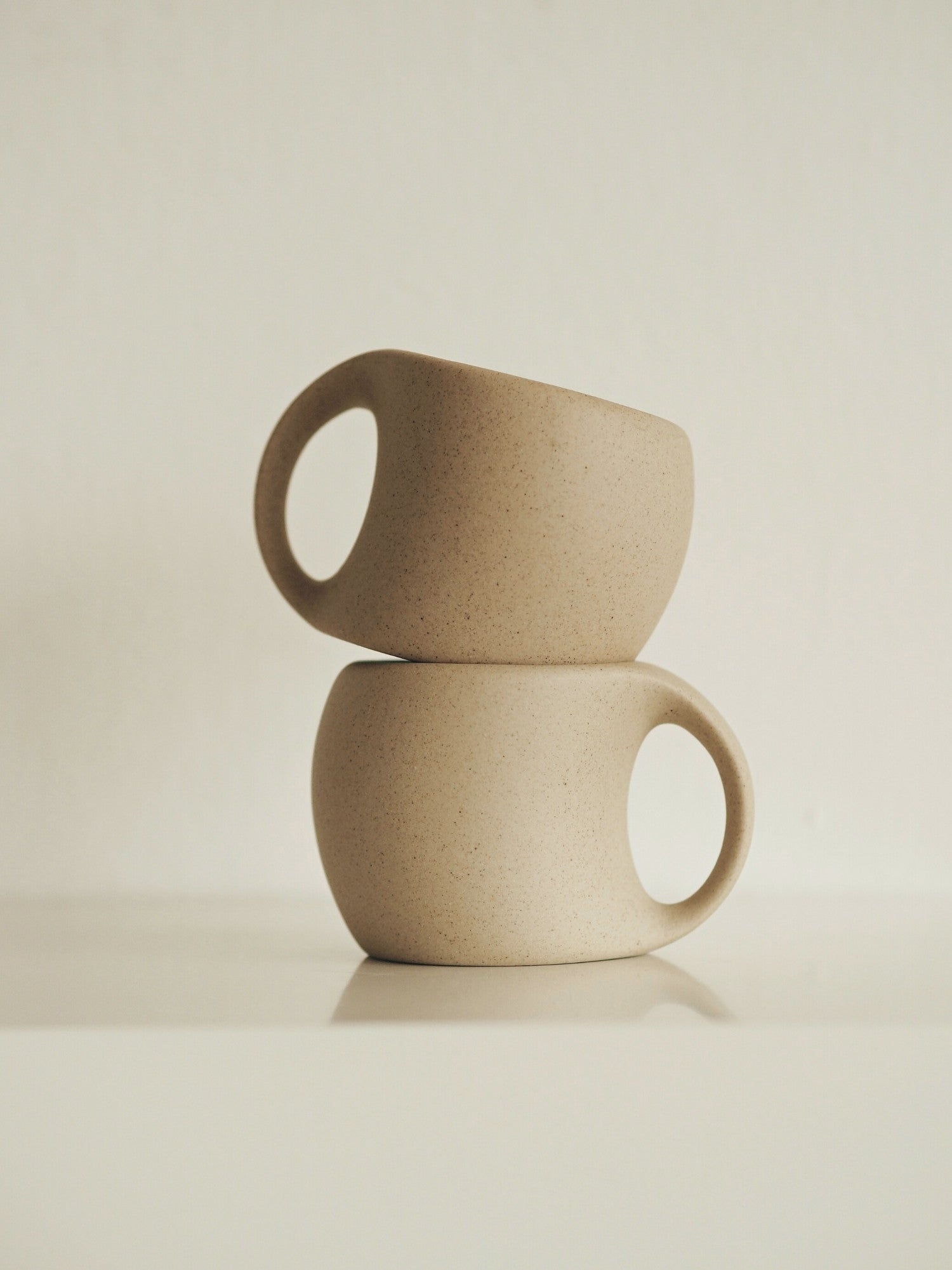 CURVED SAND MUG, with Coaster